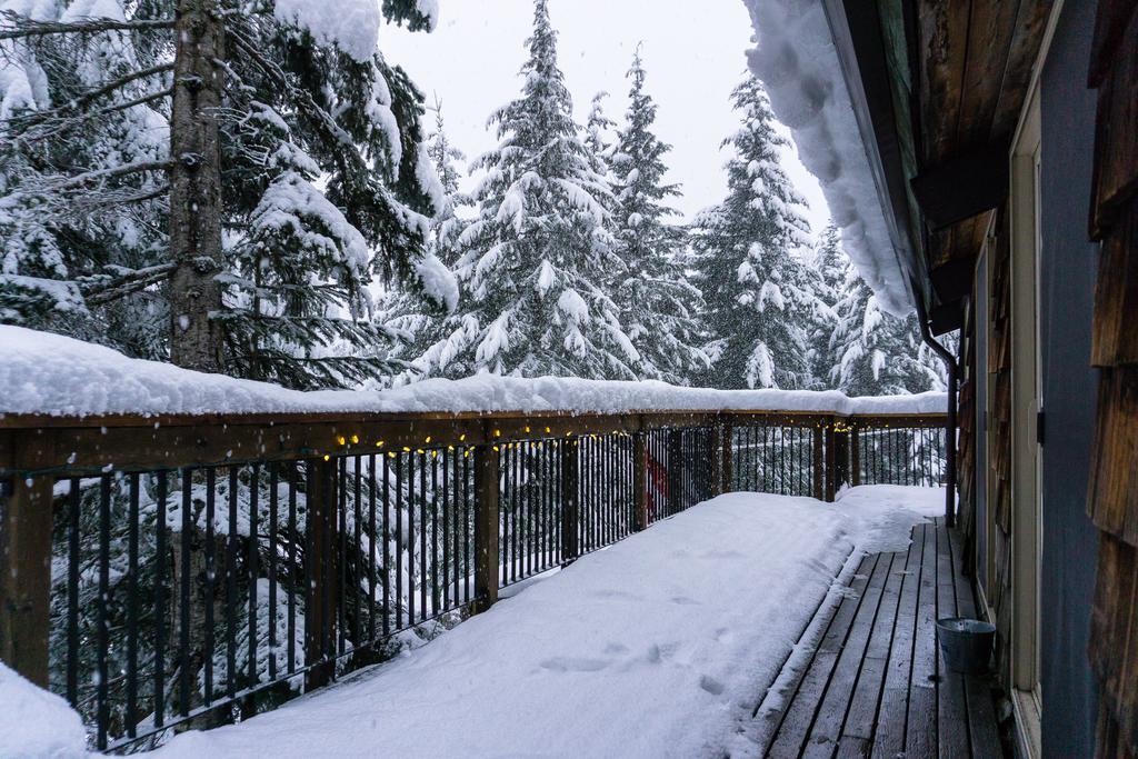 Ubc Whistler Lodge Exteriör bild