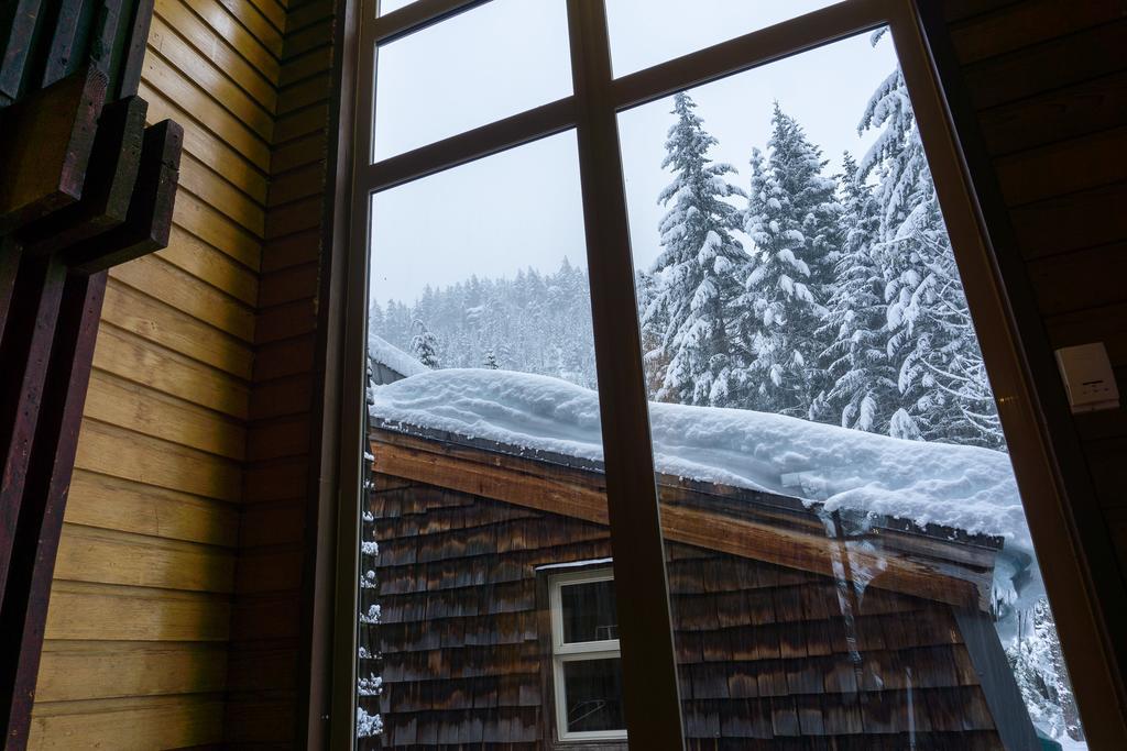 Ubc Whistler Lodge Exteriör bild