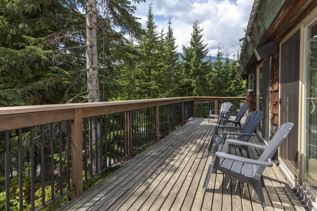 Ubc Whistler Lodge Exteriör bild