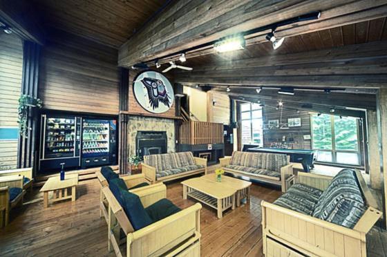 Ubc Whistler Lodge Exteriör bild