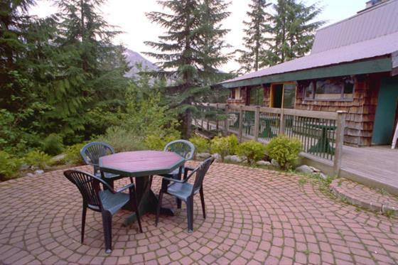 Ubc Whistler Lodge Exteriör bild