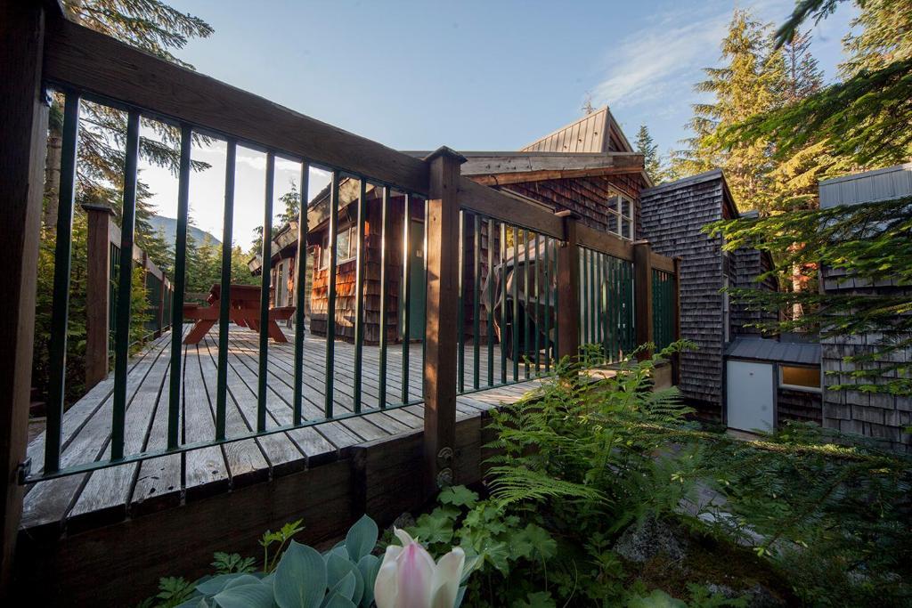 Ubc Whistler Lodge Exteriör bild