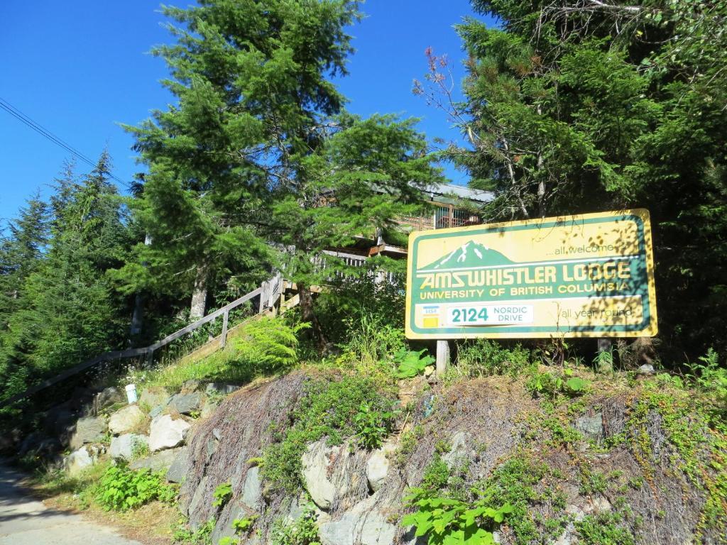 Ubc Whistler Lodge Exteriör bild